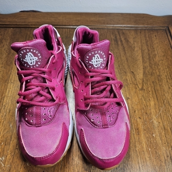 NIKE AIR HUARACHE RUN 634835 606 FUCHSIA/WHITE-GUM YELLOW SHOES WOMEN'S SIZE 9 - Picture 2 of 7